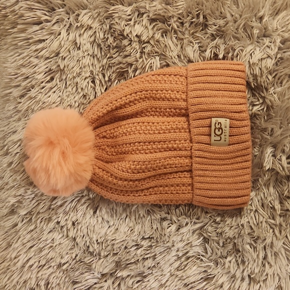 NEW UGG INFINITY SCARF AND HAT SET - Picture 3 of 4